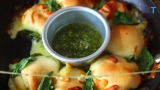 - Chicken Pesto Funky Monkey Bread - 
Video chỉ mang tính chất..."cho người khác đói cùng". :3 :3 :3 
=> Inbox video để cùng chia sẻ với mọi người ✌ ✌